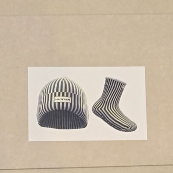Hunter Hat & Slipper Socks Boxed Set - Picture 7 of 7